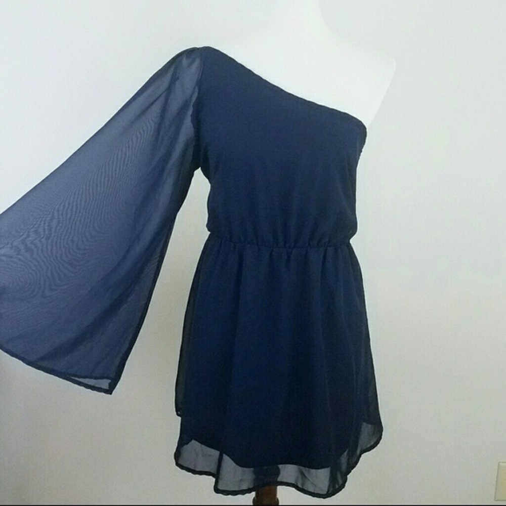 4/$15 Crimson and Clover Navy One Shoulder Dress